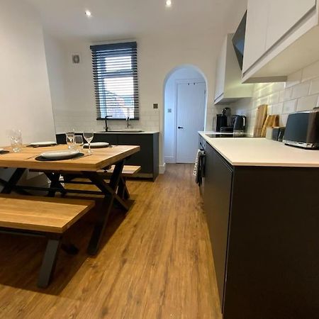 Centrally Located To The City Of Lincoln Exteriér fotografie
