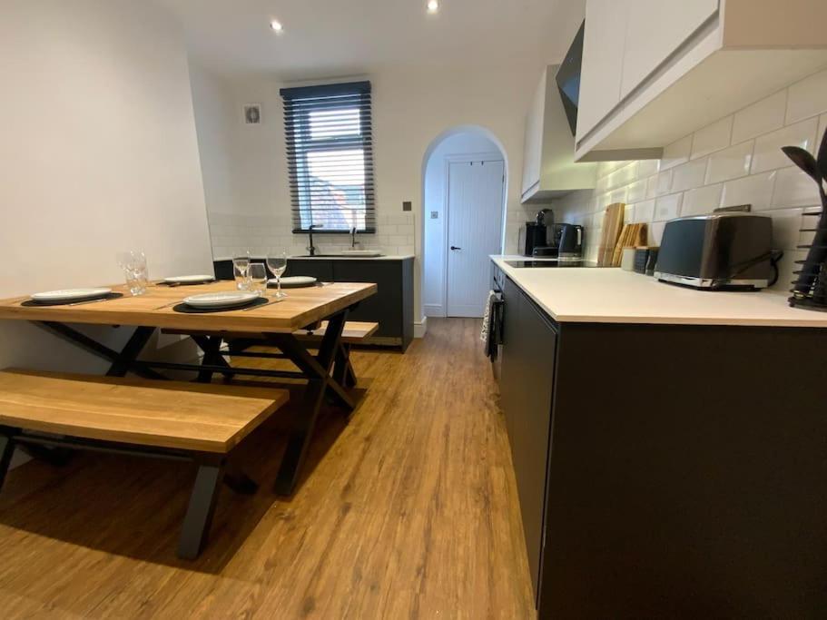 Centrally Located To The City Of Lincoln Exteriér fotografie